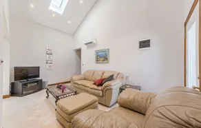 Stunning Home in Barban With Wifi and 6 Bedrooms - Image 5