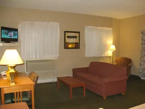 Handys Extended Stay Suites - Image 4