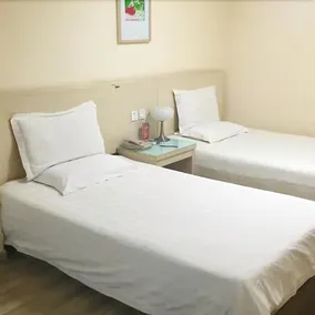 Hundred Chain Business Hotel - Image 2