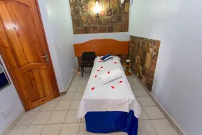 Champion Hotel - Image 5