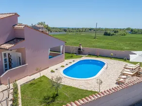 Villa With Large Garden and Pool, Ideal for 8 People, Only 10 Minutes Pula - Image 4