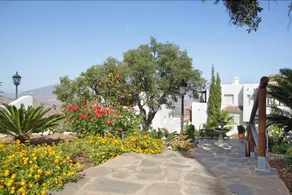 Las Jacarandas, Marbella - R9989 - Image 3