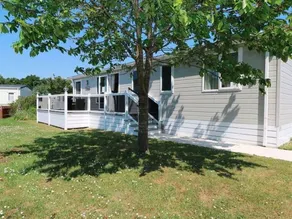 Lavish Holiday Home in Saint Leonards With Swimming Pool - Image 3