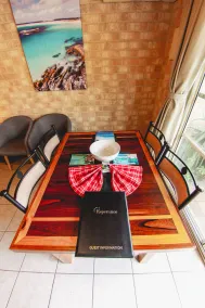 Yot Spot Holiday Apartments - Image 5