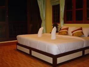Hut Sun Bungalow - Image 5