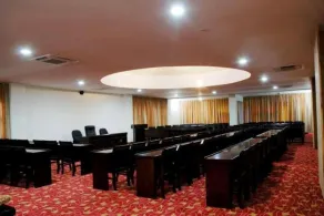 Snowcrest Hotel - Image 5