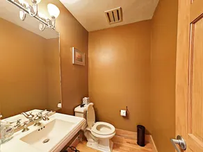 4br W/ Deck, Balcony & Double-sided Fireplace 4 Bedroom Duplex - Image 2
