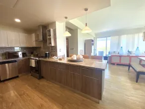 Georgeus 4BR Apartment at Blue Jacktar - Image 3