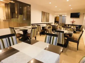Hotel Gran Via - Image 5
