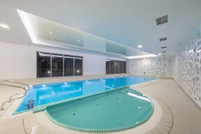 Waterlane Island by Renters Prestige - Image 2