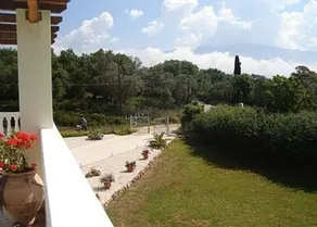 Spacious 5 Bed Villa With Pool in Kefalonia - Image 2