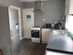 Sleeps 6, Guests&contractors, Wi-fi, Free Parking - Image 3