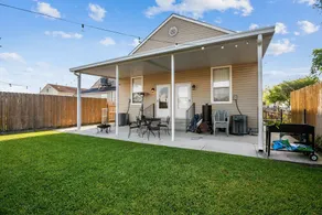 Historic Algiers Point 3 Minutes To Downtown 3 Bedroom Duplex by Redawning - Image 5
