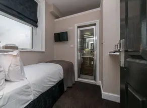 Kemp Townhouse - Image 3