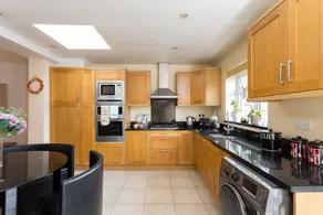 3 Bedroom House In Central Wimbledon - Image 5