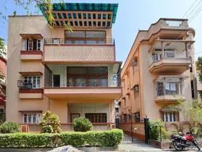 Comfort N Cozy by OYO Rooms - Image 5