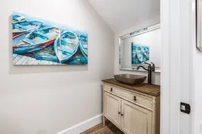 The Shore House - Image 4