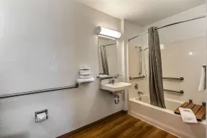 Motel 6 Oakland Airport - Image 2