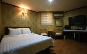 Goodstay Feel Hotel - Image 3