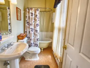 Crosby House Bed & Breakfast - Image 2