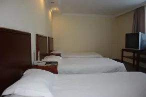 GEM Hotel Wuning Road Zhenping Road Metro Station - Image 5