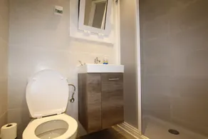 Apartamento tipo estudio con piscina en Blanes - Image 5
