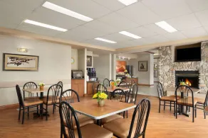 Days Inn Red Deer - Image 4
