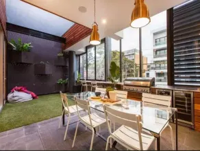 ReadySet Apartments at Glasshouse - Image 2