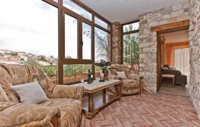 Awesome Home in Visnjan with Hot Tub, Sauna & WiFi - Image 4