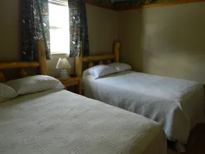 Foothills Lodge and Cabins - Image 3