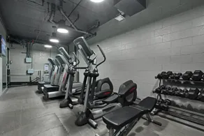 Global Luxury Suites at Monroe - Image 4