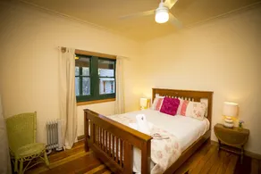 Red Tractor Retreat - Image 3