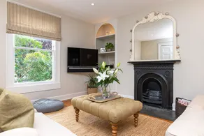Seventeen The Town House - Image 5
