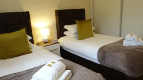 Luxe Airport - Free Parking - Image 5