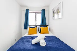 Cosy 2-bed House! Dagenham! Free Parking - Image 5