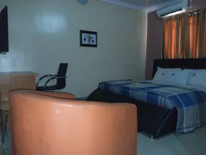 Multifield Hotel & Suites - Image 2