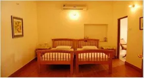 Newtons Manor - Image 2