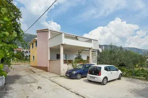 Flora Apartment - Image 5