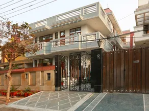 Hotel Sun Palace Residency By OYO Rooms - Image 5