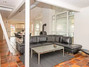 Homely Holiday Home in Juelsminde With Sauna - Image 3