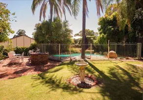 Meadow Cottage Guildford - Image 4