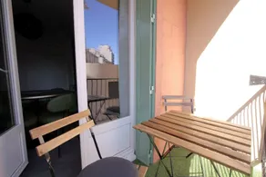 Quiet apt downtown with airco and a balcony - Image 5