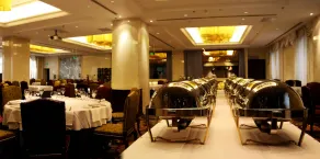 Royal Phoenix Hotel Beijing - Image 5