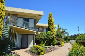 Emmanuel Holiday Apartments - Image 3