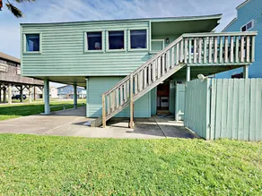 3br W/ Ocean-view Deck - Near Beach 3 Bedroom Home - Image 5