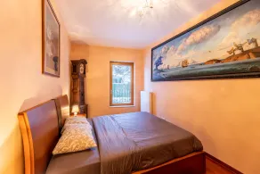 Spacious 2BR Apartment w Terrace, Parking, Close to DT - Image 3