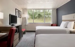 Ramada by Wyndham Uniontown - Image 2