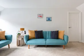 Market Apartment by Creative Stays - Image 3