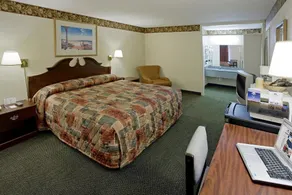 Americas Best Value Inn Shelbyville - Image 4