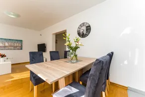 Summer Breeze Pool Apartments - Image 4
